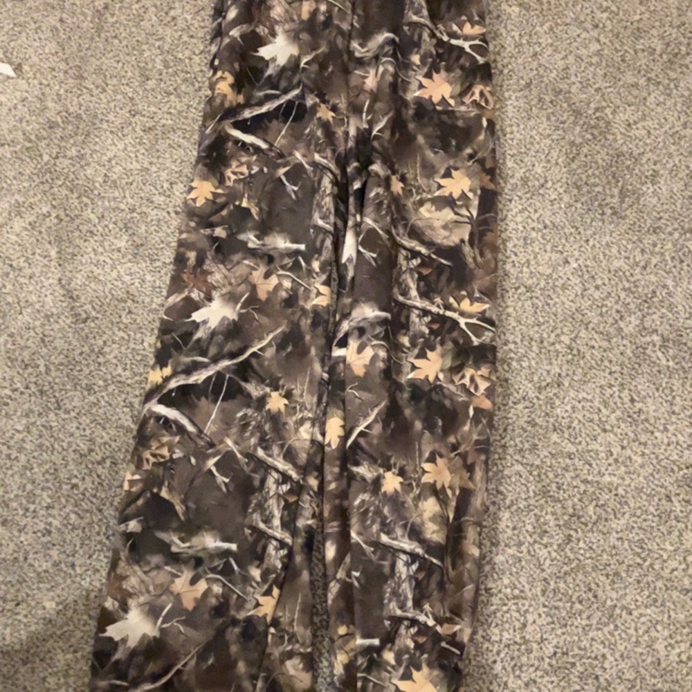 SHEIN Camouflage Leaf Print Trousers